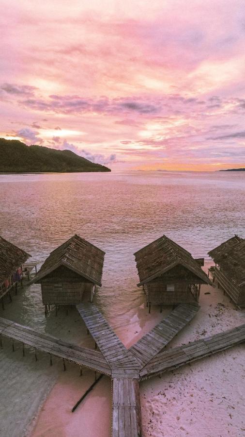 Nus Homestay Raja Ampat Kri ภายนอก รูปภาพ